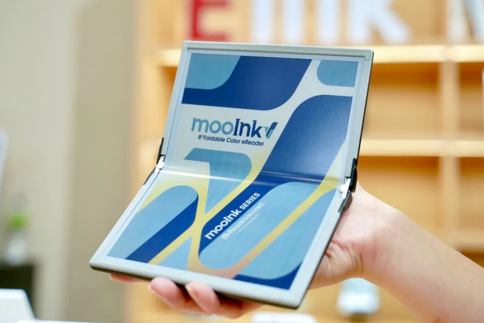 mooInk V: World’s First Foldable E-Ink Reader for Everyday Use