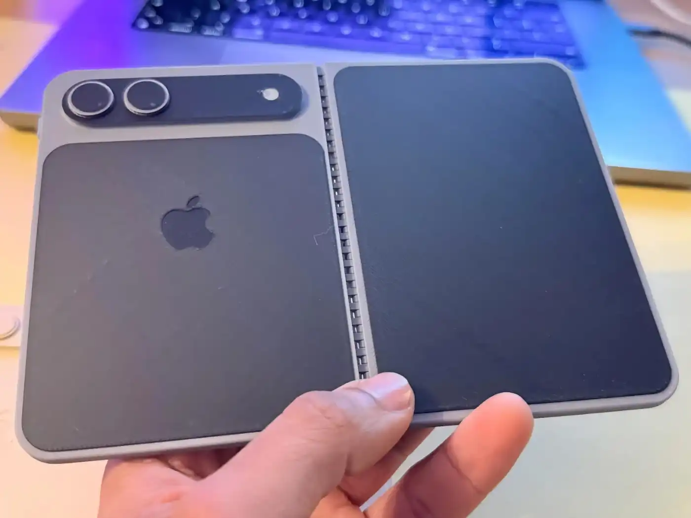 iPhone Fold Dummy Reveals Apple’s Bold New Folding Design