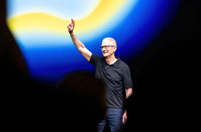 Apple’s 2026 Lineup Revealed — iPhone 17e, Low-Cost MacBook, and Siri Upgrade