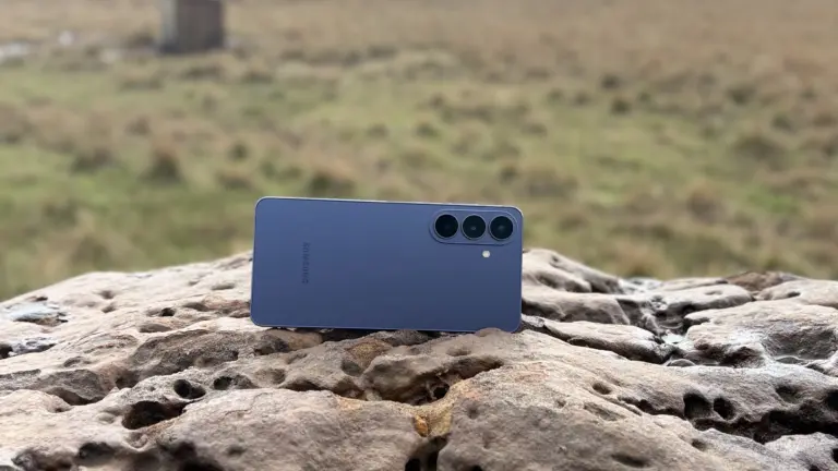 Samsung S26+ Review: A Balanced Flagship That Plays It Safe but Smart