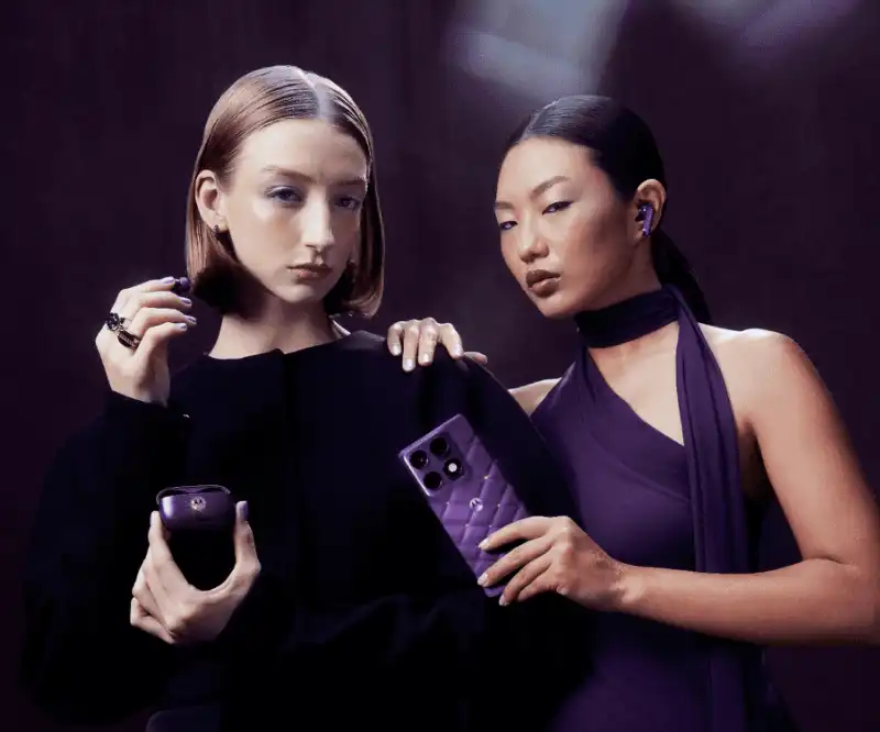 Motorola Unveils Crystal-Studded Signature Phone and Buds 2 Plus Earbuds