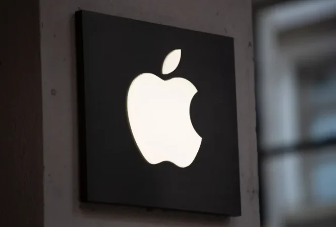 Is Apple Quietly Shelving Its Massive Folding iPad Project?